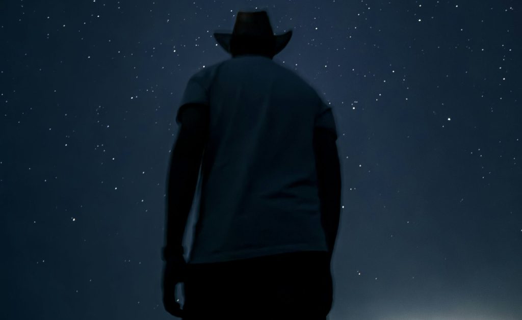 Wie die Dark Country Musik Games, Filme und Serien beeinflusst